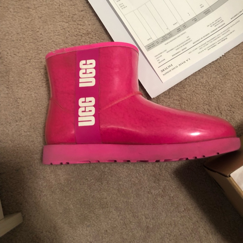 Uggs - Picture 4 of 6